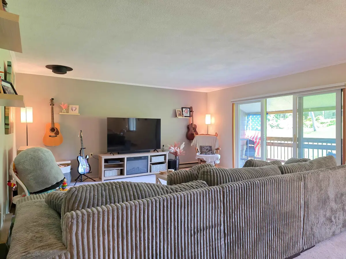 8 Hawthorne Circle, South Burlington, VT 05403 - #1
