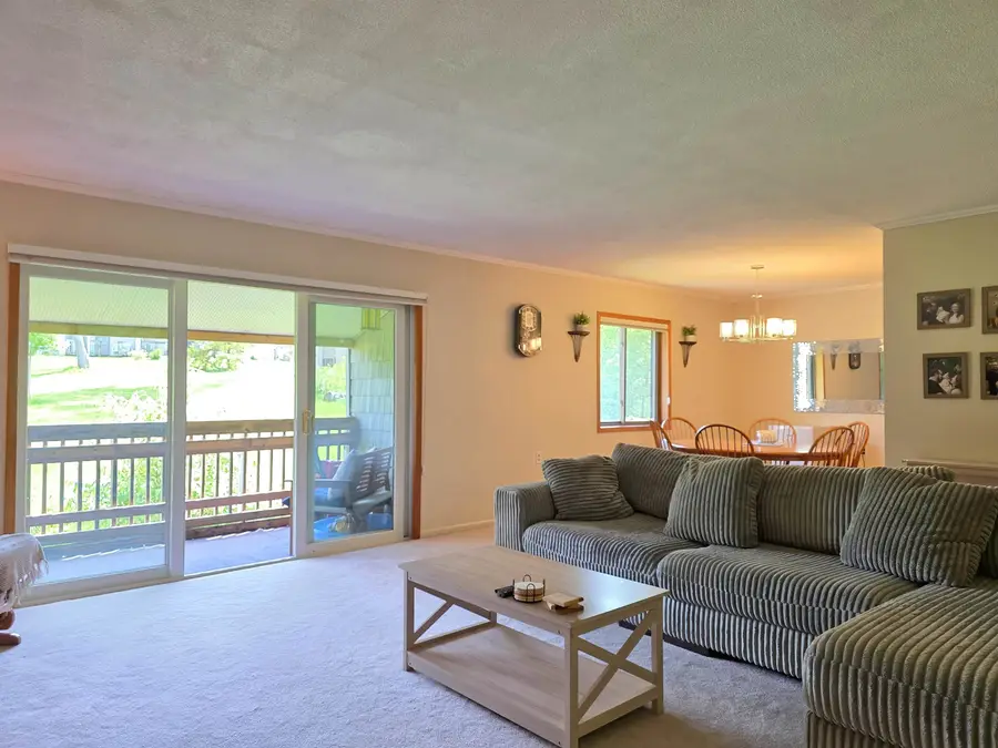 8 Hawthorne Circle, South Burlington, VT 05403 - #3