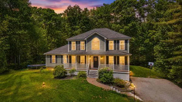 24 Gardensong Drive, Hooksett, NH 03106