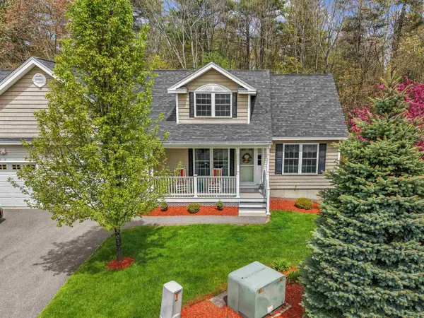 19 Candle Ridge Circle, Litchfield, NH 03052
