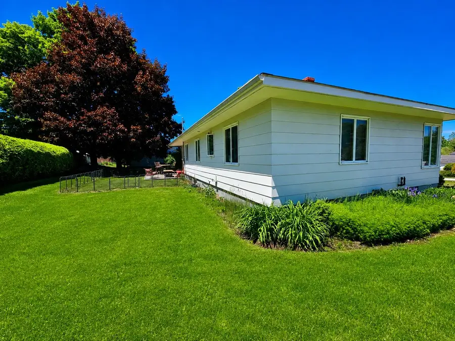 184 Sloan Street, Newport, VT 05855 - #3