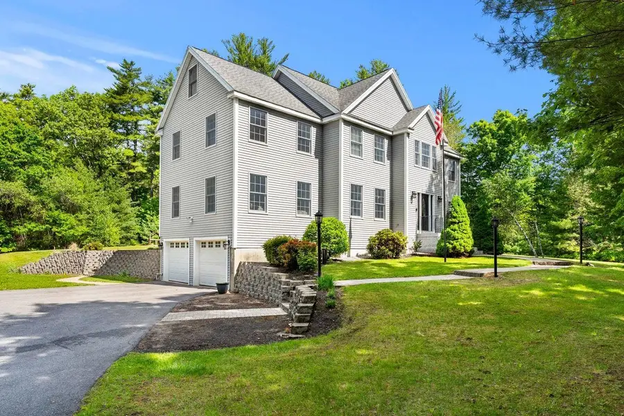 24 Fireside Drive, Epping, NH 03042 - #3
