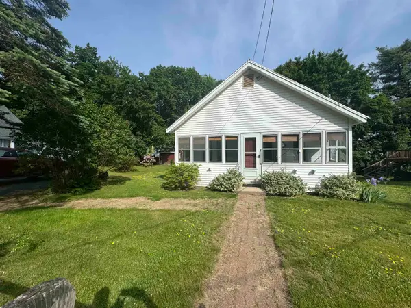 19 Huckins Street, Ossipee, NH 03814