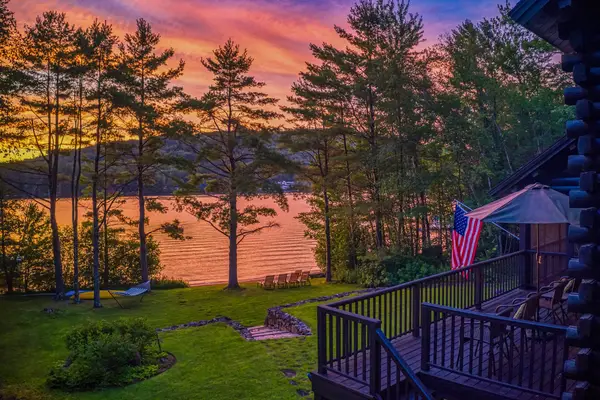 11 Squamasee Road, Holderness, NH 03245