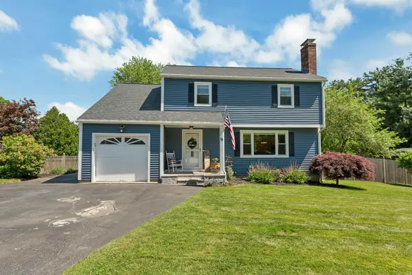 14 Juniper Lane, Nashua, NH 03063