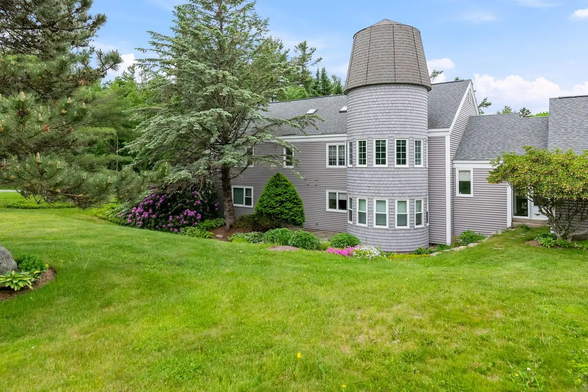 128 Hilltop Place, New London, NH 03257 - #1