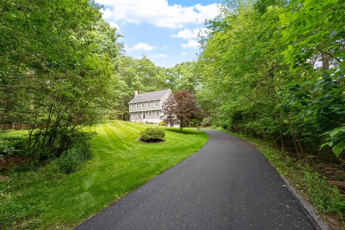 6 Finch Circle, Londonderry, NH 03053 - #1