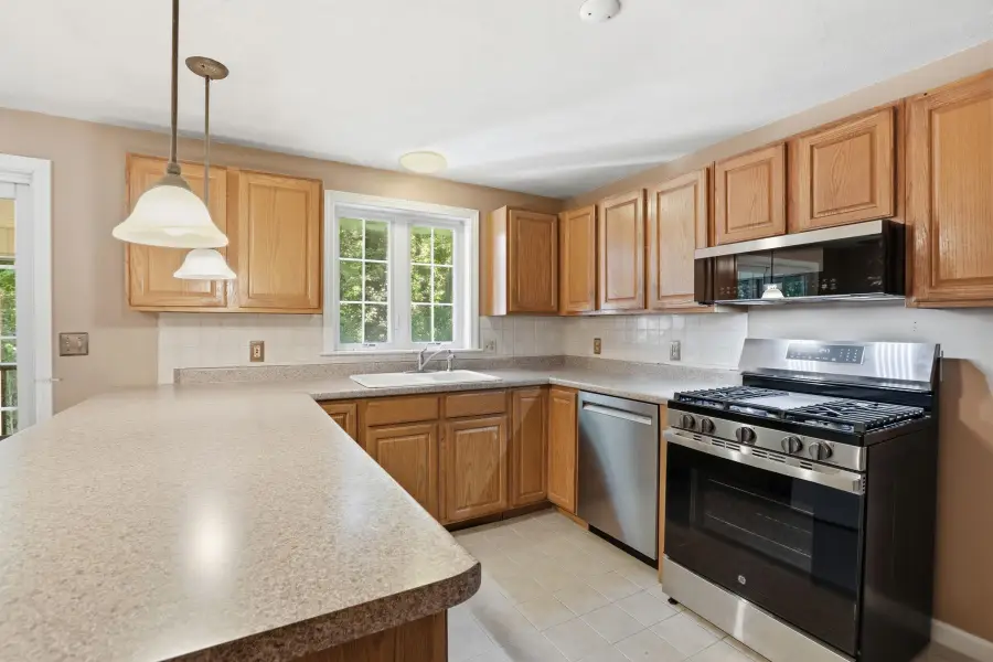 27 Saint John Lane, Hampstead, NH 03841 - #3