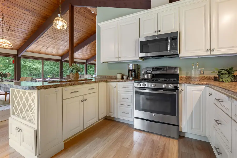 38 Pinecrest Drive, Bedford, NH 03110 - #3