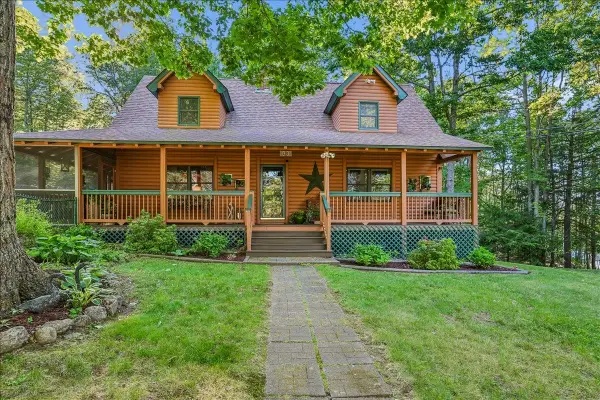 33 Quaker Road, New Durham, NH 03855