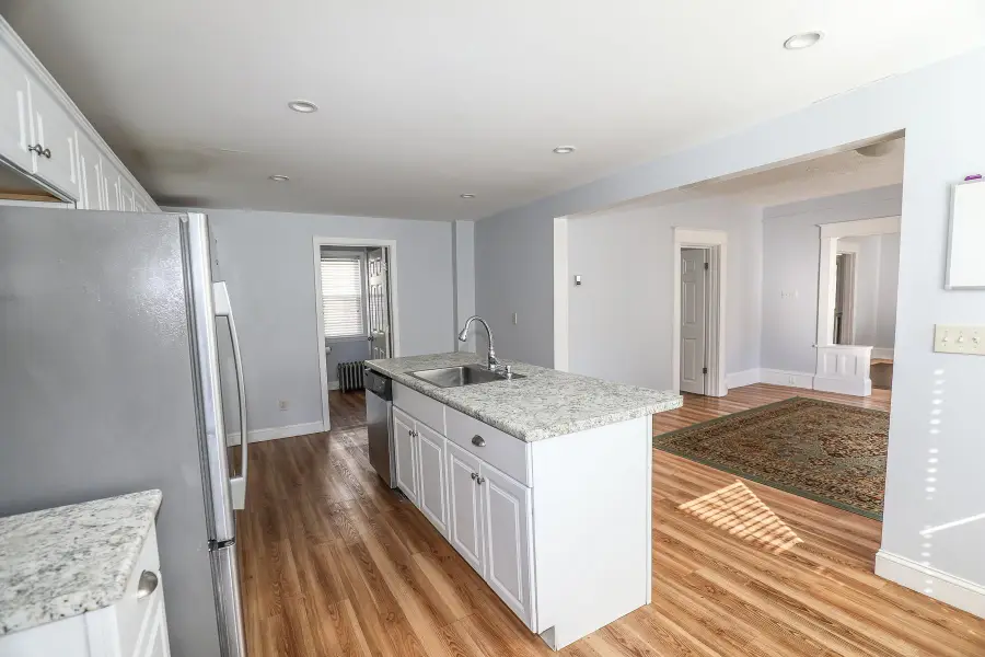 27 Blodget Street, Manchester, NH 03104 - #3