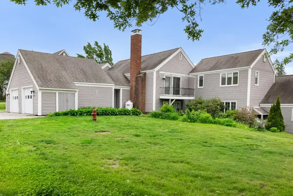 49 Hilltop Place, New London, NH 03257