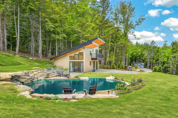 9 Beaver Pond Lane, Jamaica, VT 05343