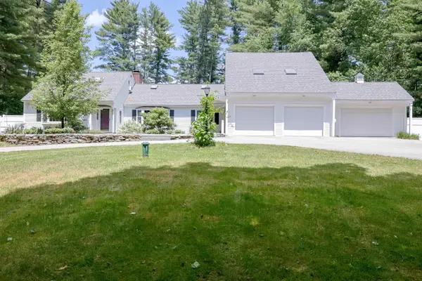 15 Pinewood Drive, Amherst, NH 03031