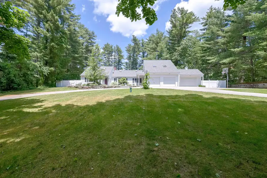 15 Pinewood Drive, Amherst, NH 03031 - #2