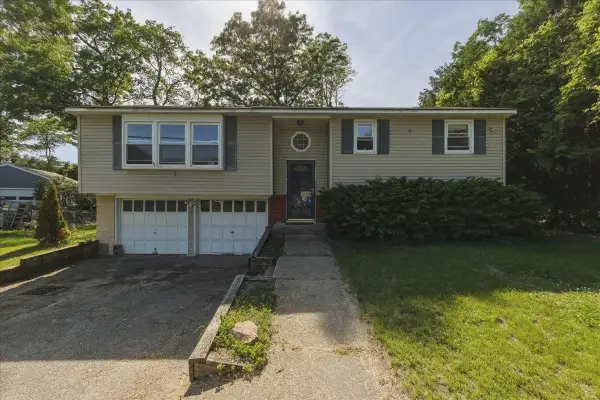 742 Church Road, Colchester, VT 05446