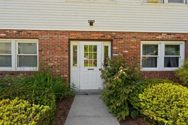 111 Sherwood Square, Essex Junction, VT 05452