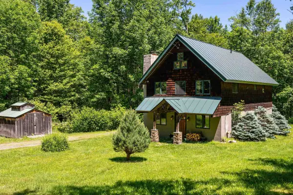 155 Pratt Bridge Road, Jamaica, VT 05343