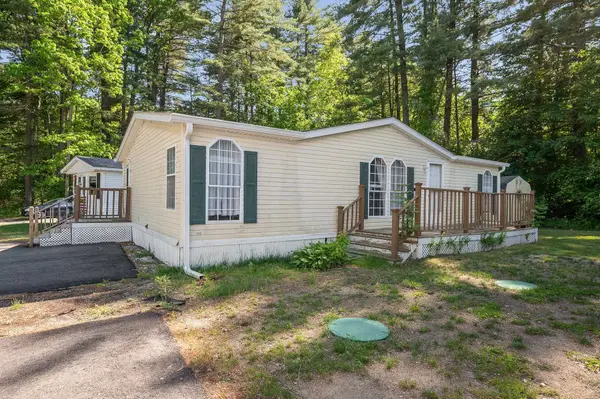 3 Robyn Court, Litchfield, NH 03052