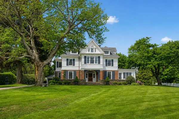 12 Willow Avenue, North Hampton, NH 03862