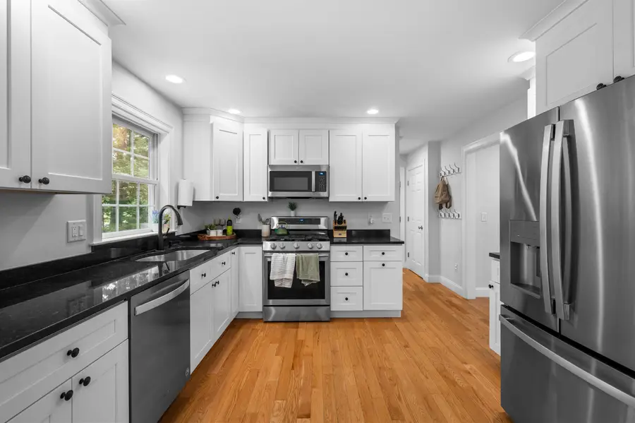 34 Crawley Falls Road, Brentwood, NH 03833 - #3