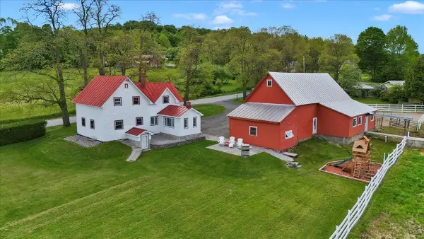 64 Peloquin Road, Barre Town, VT 05654