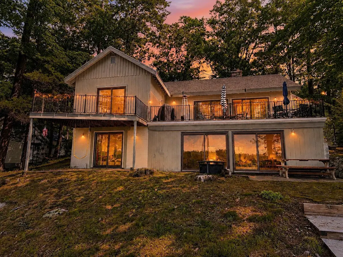 20 Governor Wentworth Highway, Mirror Lake, NH 03853 - #1