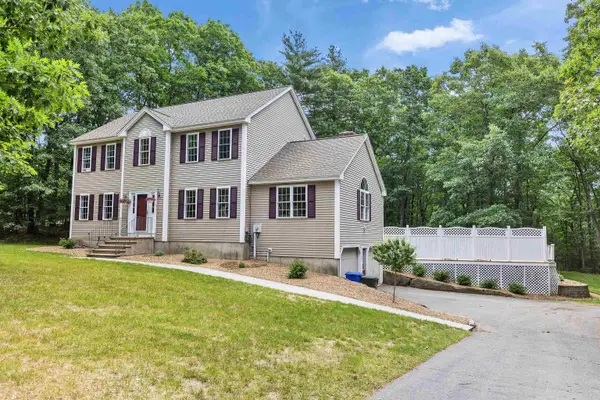 64 Seasons Lane, Londonderry, NH 03053