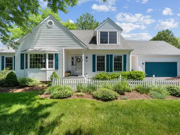 4 Oak Creek Drive, South Burlington, VT 05403