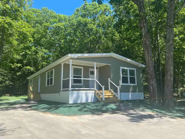 6 Country Ridge Park, Rochester, NH 03867-4505