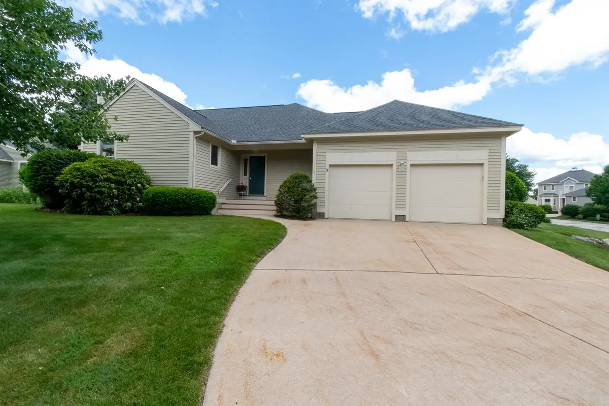 7 St Andrews Drive, Bedford, NH 03110 - #1