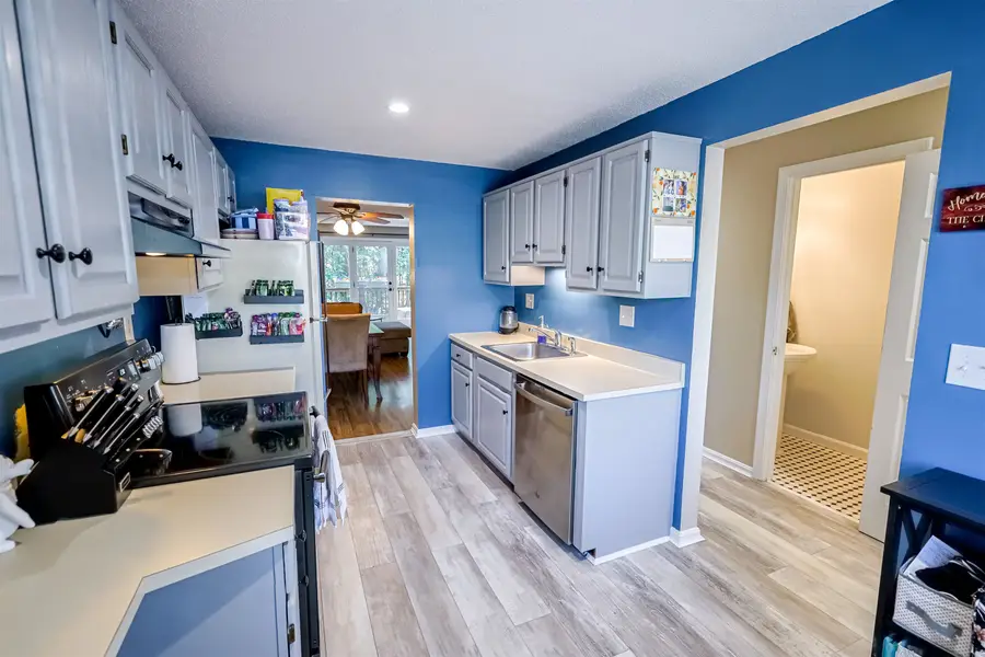 204 Bartemus Trail #47, Nashua, NH 03063 - #2