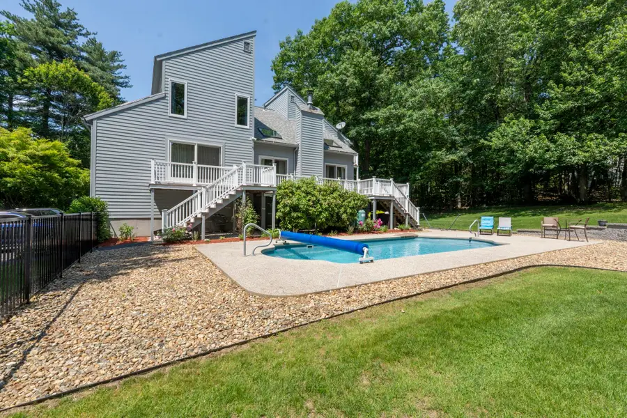 6 Summer Drive, Londonderry, NH 03053 - #3