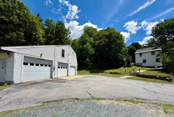 892 South Main Street, Newport, NH 03773