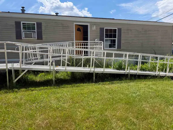 75 S Policy Street #51, Salem, NH 03079