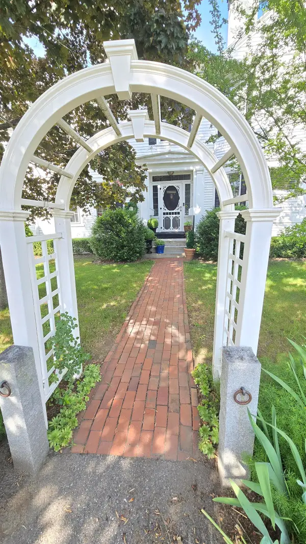 102 North State Street, Concord, NH 03301