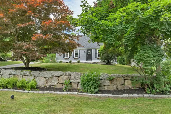 64 N Amherst Road, Bedford, NH 03110