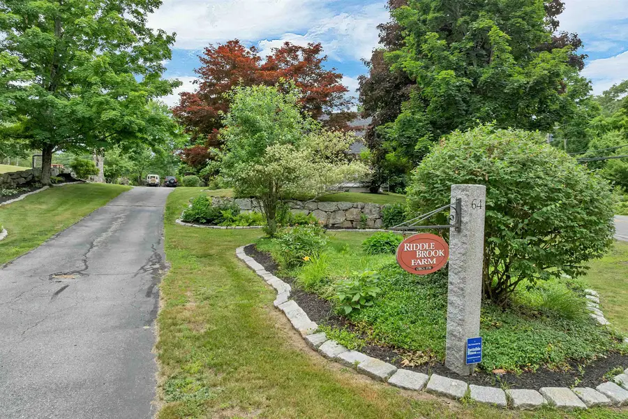 64 N Amherst Road, Bedford, NH 03110 - #3