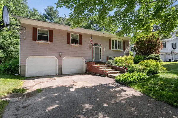 10 Logwood Circle, Essex, VT 05452