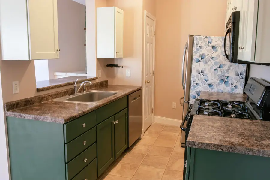 282 Central Avenue #5, Dover, NH 03820-4179 - #3