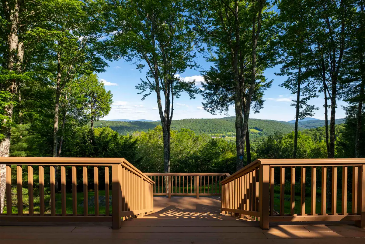 589 Fairbanks Turn, Hartford, VT 05059 - #1