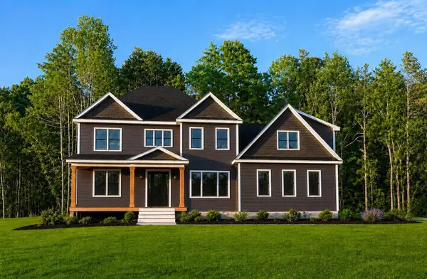 17 Newbury Road, Pelham, NH 03076