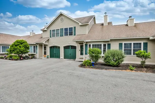 72 Mountain Village Road, Windham, NH 03087