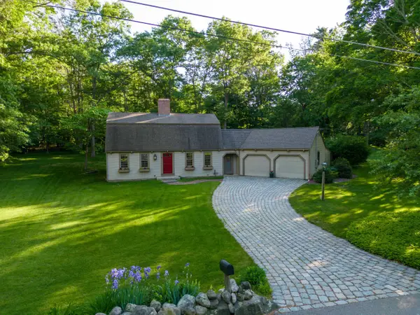 2 Old Forge Road, Hampstead, NH 03841
