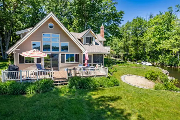 5 Vista Drive, Hebron, NH 03241