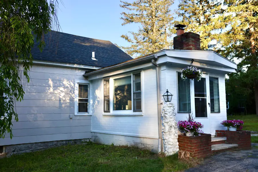 15 Warren Avenue, Goffstown, NH 03045 - #3