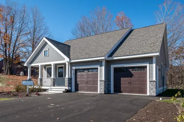 49 Edgewater Drive, Brentwood, NH 03833