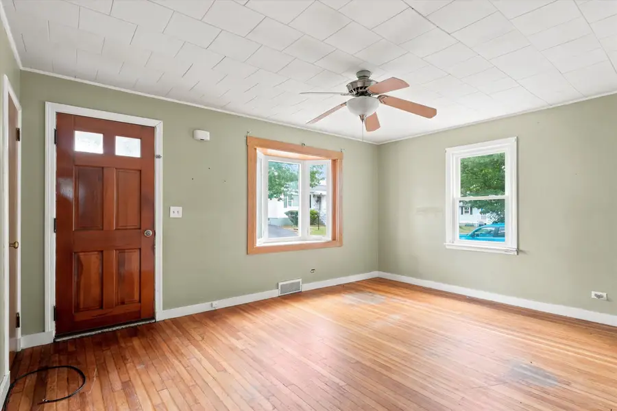 25 Kendall Avenue, Manchester, NH 03103 - #3