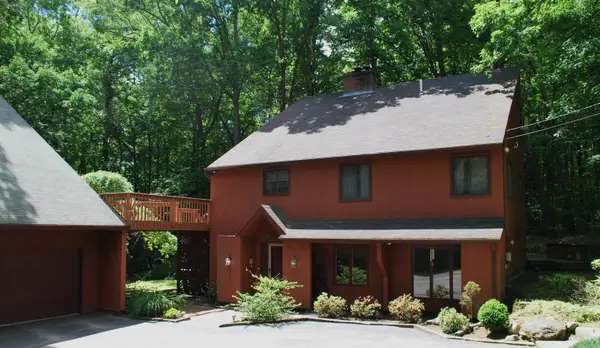 43 Camelot Drive, Bedford, NH 03110