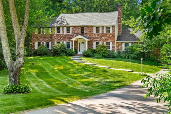 54 Crestwood Drive, Hollis, NH 03049